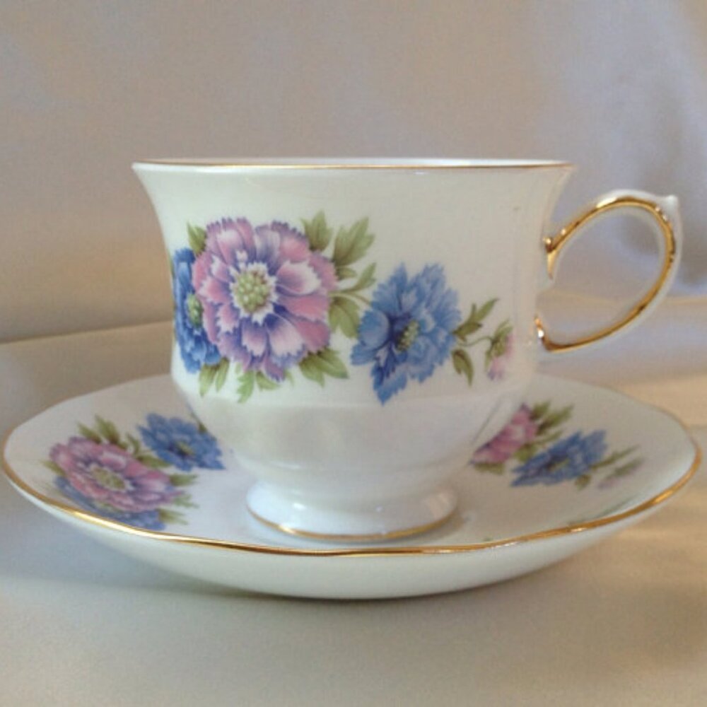 Vintage Queen Anne Bone China Teacup and Saucer